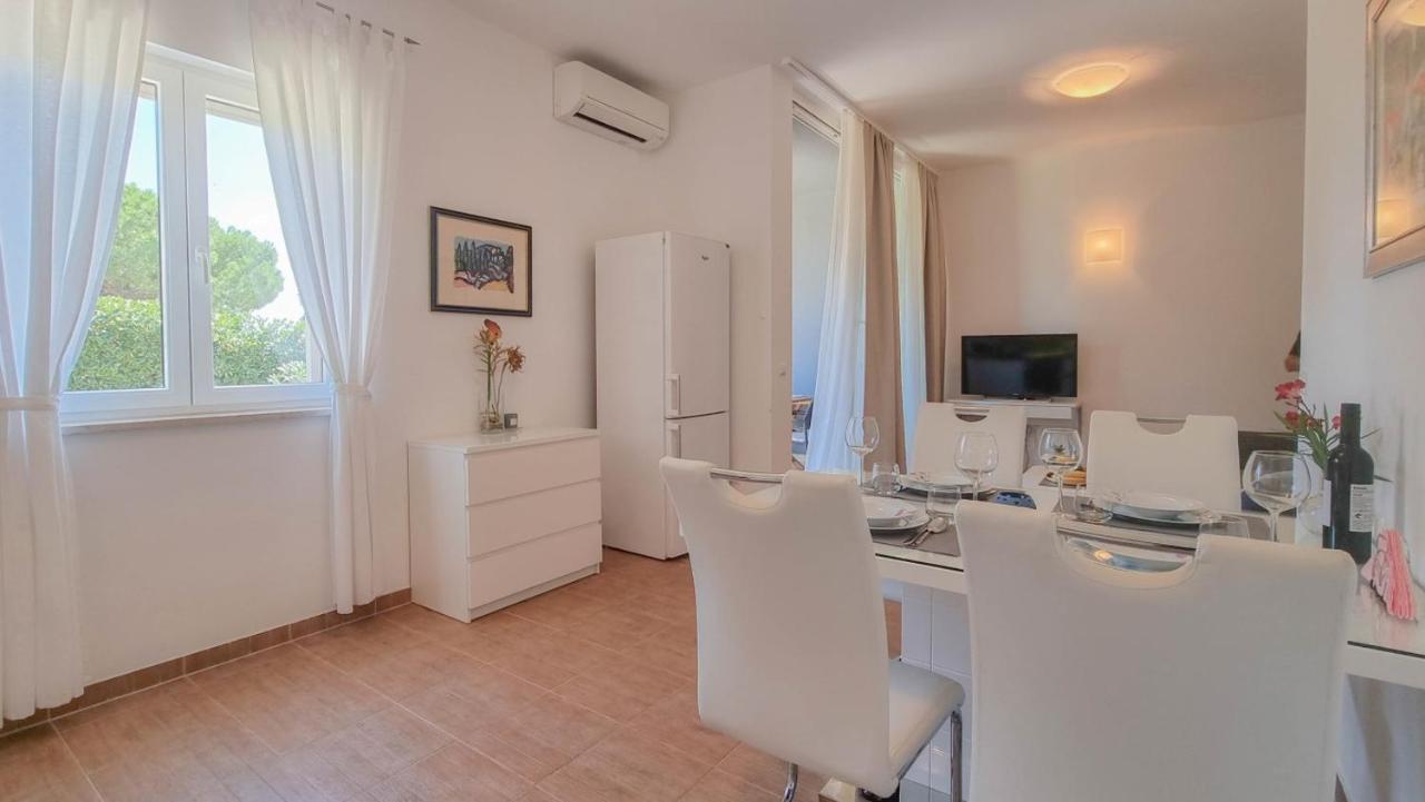 Lea Apartment Novigrad  Exterior photo