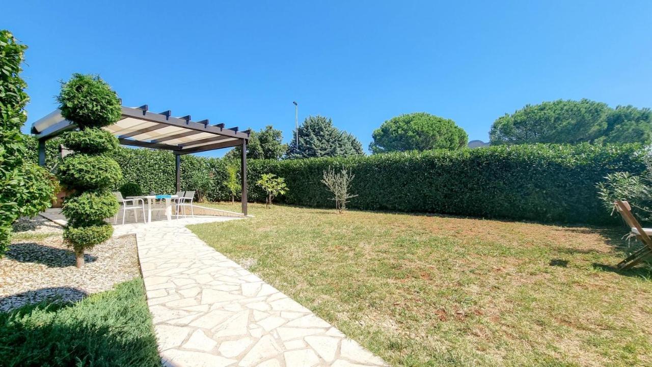 Lea Apartment Novigrad  Exterior photo